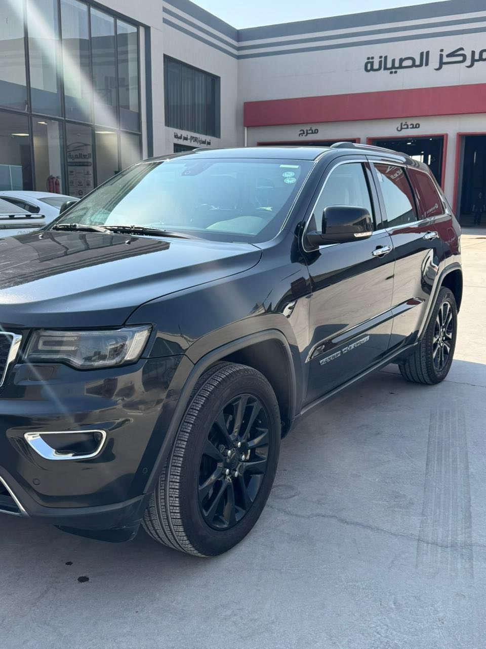 Jeep Grand Cherokee Limited 2019
جيب خليجي لمتد 
الموديل 2019 (خليجي) وكالة المهند . 
المحرك : V6.  3.6L . 
لون اسود

المواصفات :

• دفع رباعي 4x4 . 
• تحذير النقطة عمياء ⚠ .
• ويل قياس 20 انج .
• انارة متحركة .
• سقف بانوراما . 
• شاشه كبيرة . 
• نظام الخرائط (GPS) .
• ستيرن كهربائي . 
• المصابيح الأمامية زنون .
• كشافات الضباب زنون .     
• تشغيل عن بعد .
• صندوق كهربائي ..
• حفظ وضعيات الجلوس (ميموري) . 
• المقاعد الأمامية كهربائية .
• المقاعد الأمامية تبريد وتدفئة .
• المقاعد الخلفية تدفئة .. 
• حساسات أمامية . 
• حساسات خلفية . 
• كاميرا خلفية دوارة.
• تدفئة ستيرن . 
• مانع تصادم خلفي .
• ابل كاربلي وايرلس . 
• محدد سرعة . سقف بنوراما فتحتين
• نظام التشغيل والاطفاء الاوتوماتيكي ( Auto Start System. )
• ⁠مري قلاب
• ⁠مري شفط
• وضعيات قيادة
• ⁠شفتات ستيرن
• ⁠ماشية 109 كيلو
• ⁠داخل بيجي 
• ⁠سيستم سماعات
• ⁠هزة وسنوية جديدة
• ⁠سيارة بسمي مداور ثاني يوم
• ⁠تايرات جدد pirelli scorpion 

السعر 268 ورقه وبيه مجال للشراي 
العنوان 📍 النجف الاشرف حي المثنى 
للتواصل و الواتساب : ***********

رابط الواتساب المباشر للمراسله 👇♻️✅
https://wa.me/964***********
