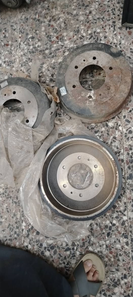 من رخصة الكروب غراض كالوبر للبيع زوج فلنجات اصلي جدي  ١٢٥ منفاضه جديده اصليه ٤٠ علامه ٥الاف بغداد مدينة الصدر ***********
