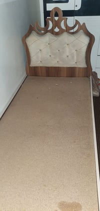 خشب قوي • جديد • قياس ٩٠/١٩٠