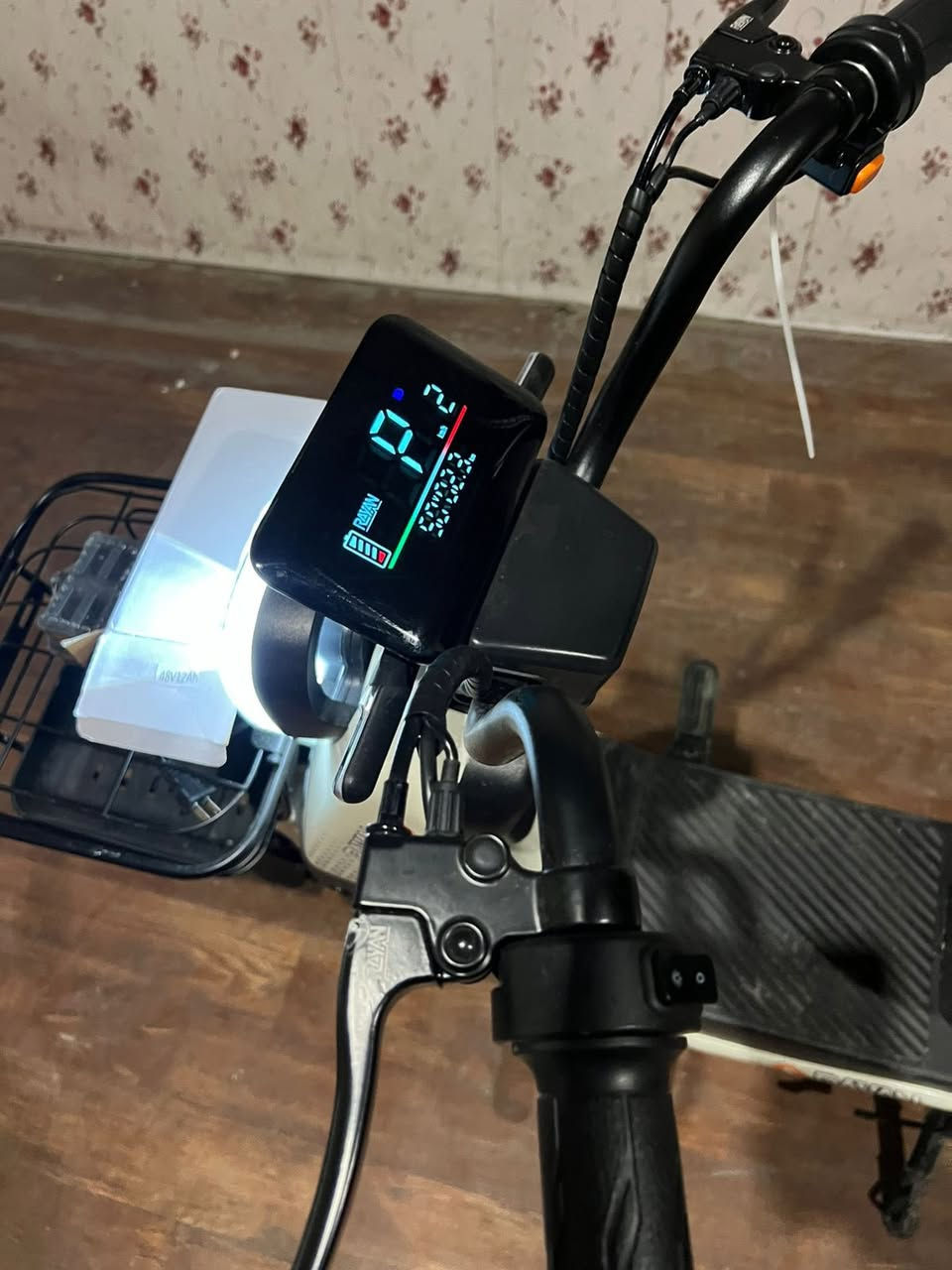 السلام عليكم
دراجة شحن (جديدة) 

صار اسبوع من ماخذها 

مديل 2026 لونها كلش حلو 

شركت الريان السعر 350 فقط 

للتواصل واتساب  ***********
