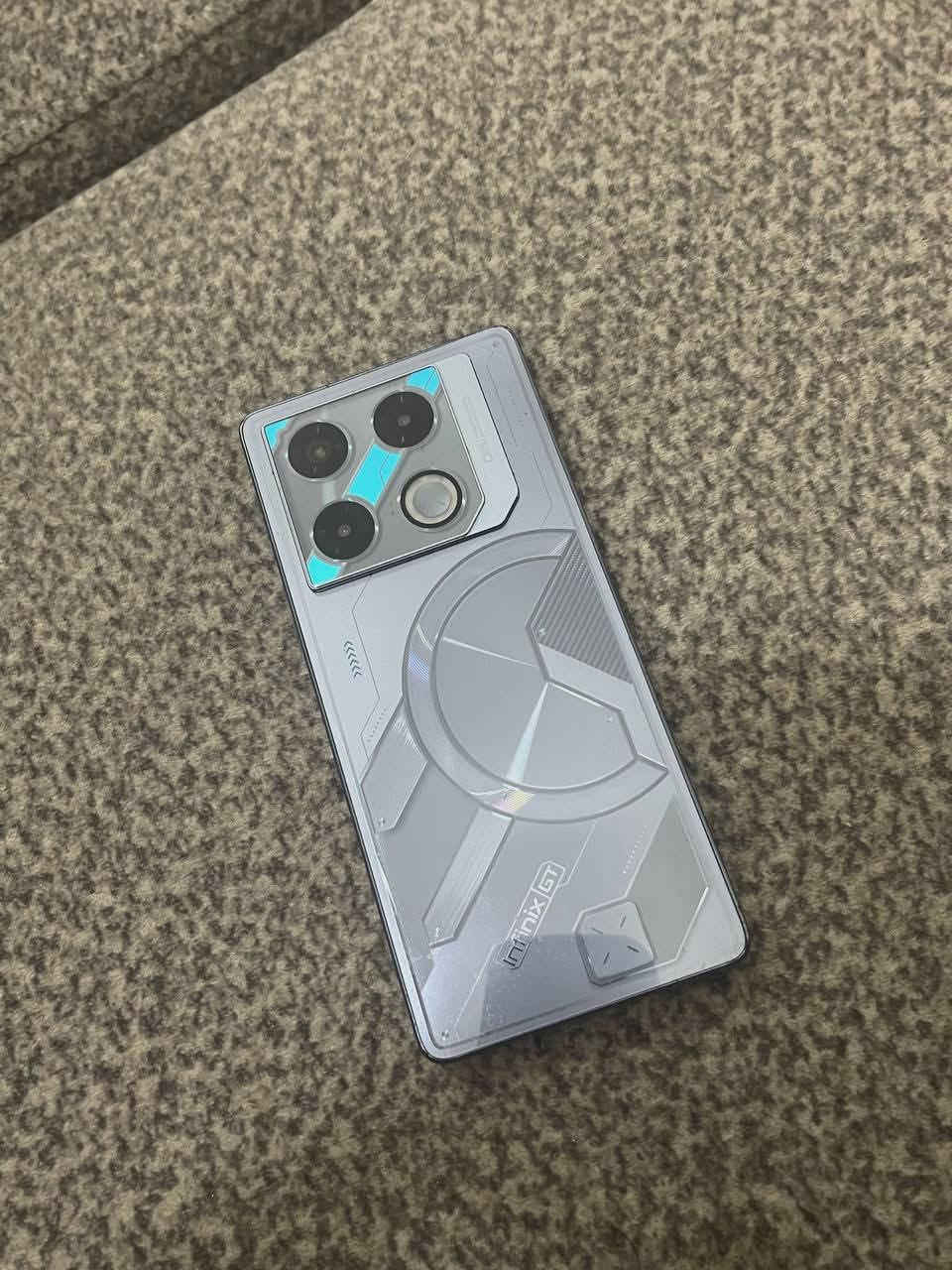 📱🔥 للبيع Infinix GT 20 Pro 🔥📱
جهاز نظيف وأداء ممتاز، مناسب للألعاب والاستخدام اليومي.
✅ شاشة AMOLED 144Hz
✅ معالج قوي وسريع
✅ كاميرا 108 ميجابكسل
✅ بطارية 5000mAh مع شحن سريع
✅ يدعم 5G
💰 السعر: 350,000 دينار عراقي
📍 الموقع: بغداد
📞 للتواصل: ***********

