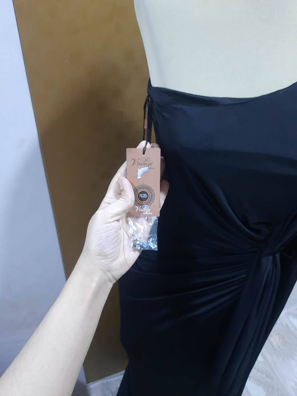 فساتين مناسبه لسعر لاسود 5 قياس 40 إلى 42
الاحمر سعر 10 قياس 42


**إذا كنت صاحب هذا الإعلان وتريد حذفه لأي سبب، رجاءا أرسل رسالة إلى الدعم الفني**