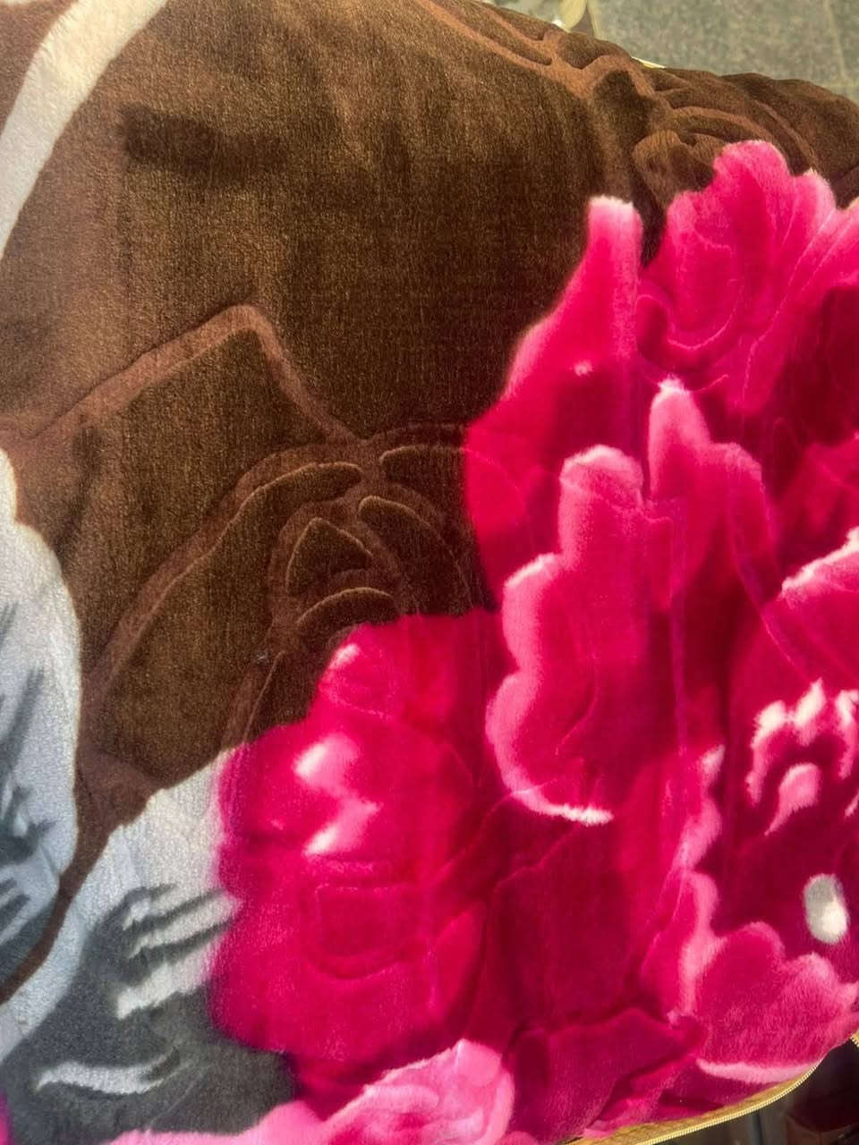 وصوووول 🤩🤩🎉🥰❤️‍🔥 بطانيات محفر نفرين بظاعه للعمر مضموووووووون تدفي على الظمان ابو دب بتشكيلاته الجديده 2026 💯💯👍 #بطانيات 
#رسام_للمفروشات_فخامة_واناقة_لاتنتهي_نهتم_بكل_التفاصيل 
متوفر نفر والفرين
....


**إذا كنت صاحب هذا الإعلان وتريد حذفه لأي سبب، رجاءا أرسل رسالة إلى الدعم الفني**