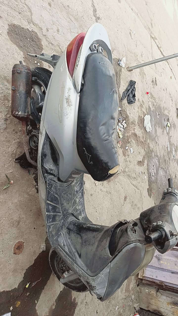 السلام عليكم دراجه ابريز نضيفه 
السعر 350اوبيه مجال
مكاني الامين الثانيه
الموبايل ***********
