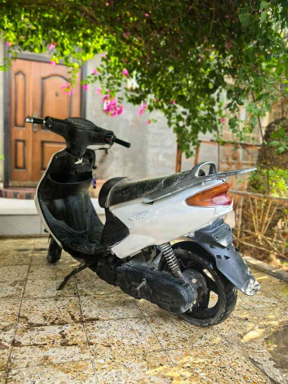 اكزز 100 خبط للبيع او المراوس
اكزز 100 خبط للبيع او المراوس ما مفتوحه هندر نكره 
سلف شغال بس يحتاج ربط وايرات باتري جديد كابريتر جديد شوته جديده كلهم اصليات السعر 300 وبيها مجال حق الجيه

واتساب ***********
