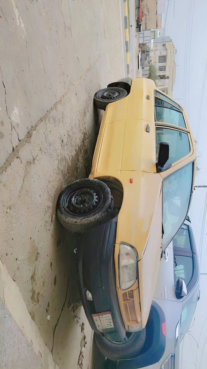 السلام عليكم سياره للبيع موديل 13 سياره توهم معمره كامله مكمله من حداديه من شواصم من كل قطره اخياس ما بيها ماكينتها بيها سياره مطلوبه 300 هيئه سياره رايته ب 19 وابويها مجال وهذا رقم تليفوني ***********
