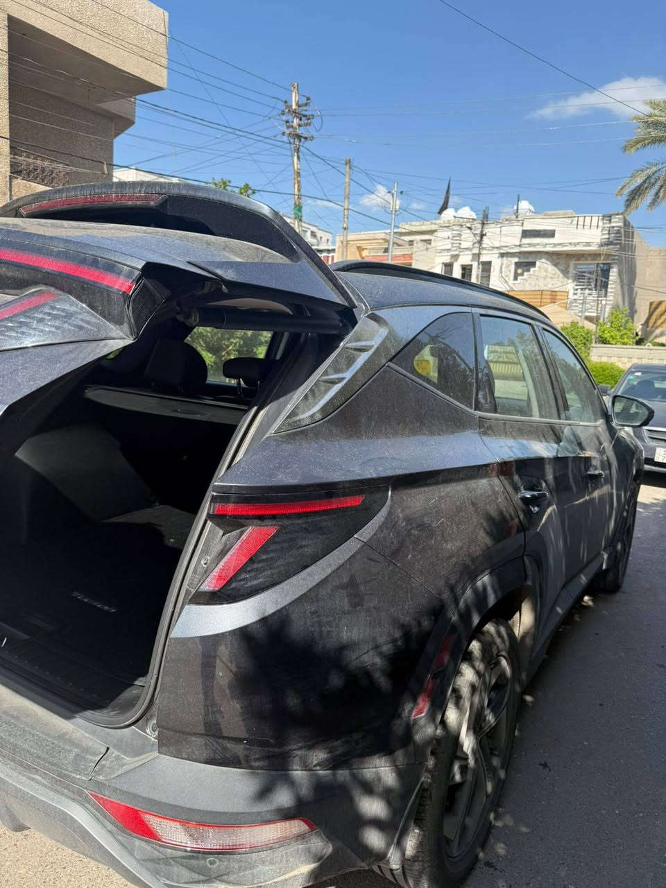 توسان موديل ٢٣
فووول رقم أربيل
الاتصال على الرقم
***********
مكانهه بغداد

سياره خير من الله
مواصفاتها معروفه
H تراك 
ماشيه خمسينات تقريبا
