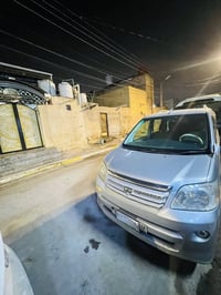 سياره نوها للبيع موديل 2005 نوع السياره ياباني السياره حلوه ونضيفه بيه...