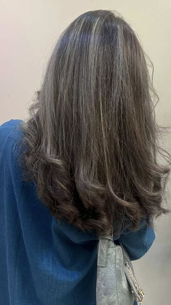 عروض صالون حرير 
بمناسبة العيد راح يبدي عرضنا من اليوم إلى اول يوم العيد 
حفافه +واكس 8
حف5
تنضيف بالهايدروفيشيل ١٥
تنضيف بشره  هايدروفيشل +ابره نضاره ٥٠
تنضيف بشره عادي ١٠

عرض الشعر 
صبغ شعر +ميش للشعر طويل ٥٠
صبغ+ميش شعر المتوسط ٣٠
صبغ  +ميش ٢٥
صبغ شعر طويل ٤٠
وسط٣٠
قصير٢٠
معالج شعر بالكافيار ٢٠ الف 

تاتو جميع تقنياته ٣٠
توريد شفه ٢٥
تحديد ١٥

عروض الاضافر 
جل اكستيشن فول دزاين ب ٢٠ الف بدون بدون دزاين ١٥ الف 
سترونك ١٥ الف
جلش ٥ الف
منكير يد ب ٥ الف
بدكير ٥ 
بدكير ملكي ١٠ 
شيرة فل بدي ٢٥ الف 
شيرة المنطقةًالواحدة ٥ الف 
شيرة بكيني فقط ١٠ 
ملاحظة كل زبونة تقطع وصل من المركز بقيمة ١٠٠ الف راح تحصل على هدية مجانية 
عروض المكياج 😍
حنه +عرس ١٥٠الف
مكياج مناسبات +رموش ٢٥
مكياج بدون رموش ٢٠
رسمة عين فقط مع رموش ب١٥

العنوان بغداد علي الصالح شارع جامع الزغل البنايه المقابلة للجامع الطابق الثاني 
للحجز والاستفسار الاتصال على الأرقام ***********  ***********
