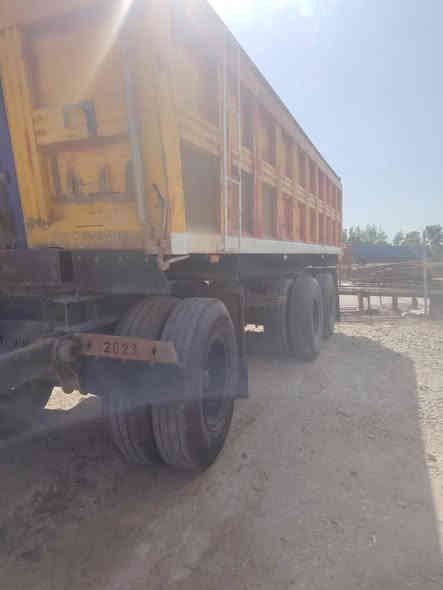 سلام عليكم مقطوره علم لبيع طول ٧متر ذرعه ٢٢م  جك جديد دناكير ١٦ رقم صاحب العربان *********** مكلف بلنشر
