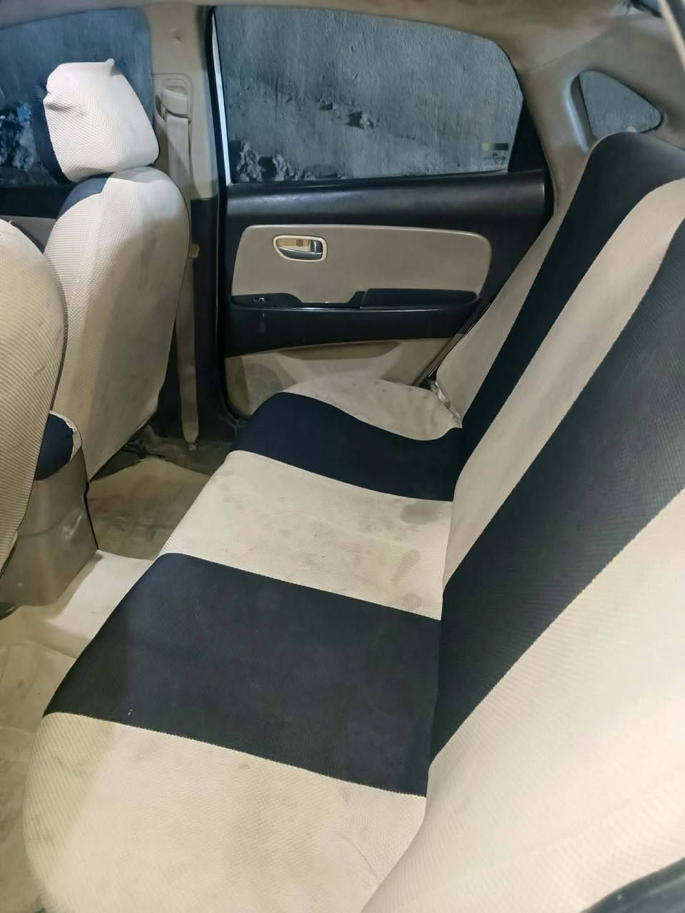 سلام عليكم
الانترا 2011 
مصبوغه عام 
سعر 73

***********
