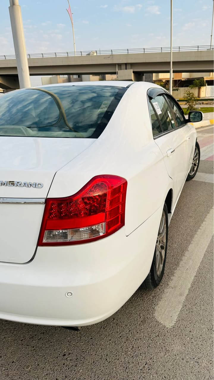 جيلي ايم كراند 8  داخل لونين 🖤🩶
فول اوتوماتيك شاشه وكاميرا مثبت سرعه  سنتر لوك  بيلاد 🚙 وبيها دفتر بانزين ⛽️
كير اوتو ميكانيك محرك شرط لا صرف ولا بخار🩵
رقم مشروع وطني شرط تحويل  تبريد ❄️ ثلج سعر 69 وبيها مجال مكان سيارا كركوك "***********"🦋 كركوك, العراق
