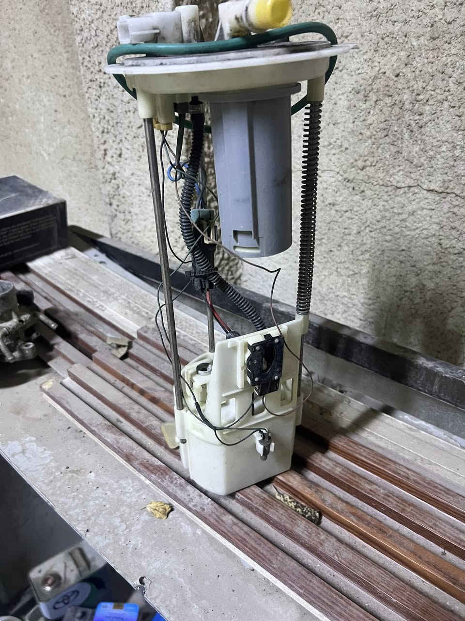 عبوة فيت بم نيسان ارمادا نقصها فقط الطوافة مال كصة وابد مستعملتها 
***********
