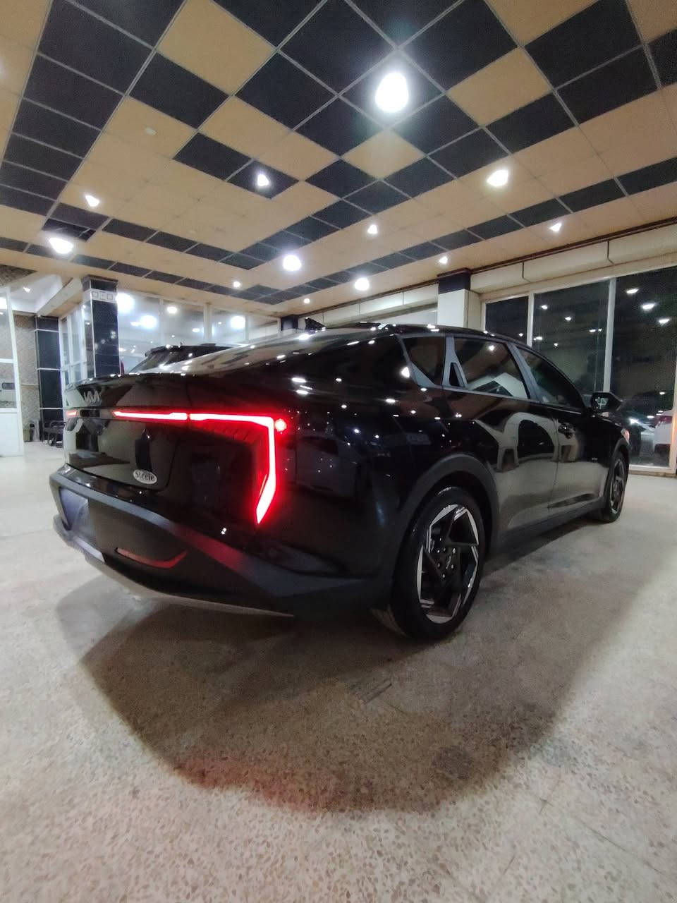 علق تم يصلك السعر انشالله 
KIA K4
وارد أمريكي حافة البنيت 
 صبغ بدون ارباكات بدون دواخل بشرط
مواصفات فول بدون فتحه 
1بصمه تشغيل
2 تشغيل عن بعد
3اوتو ستوب
4اوتو هولد
5نقطه عمياء
6توقف ذاتيه
7قيادة ذاتيه
8رادار أمامي
9رادار خلفي
10رادار جانبي
11كشن هيتر
12شحن لاسلكي
13بريك بصمه
14شاشه ديجيتال
15ويل كروم
16ليد نهاري
رقم الشاصي مرفق
مكان دهوك
تفاصيل أكثر
*********** واتس
*********** واتس
