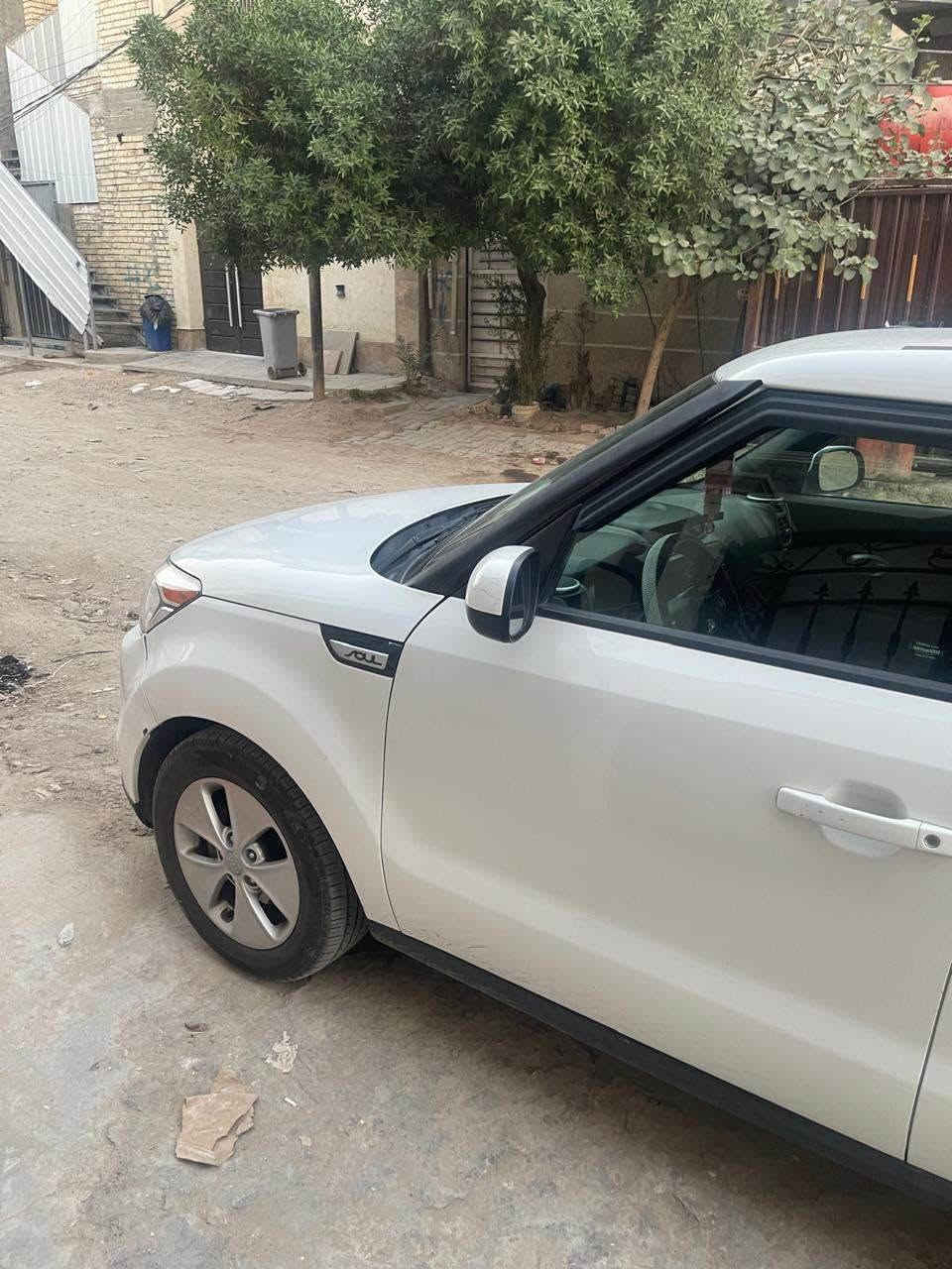 كيا صول 2016 امريكي لون ابيض 
محرك تبريد كير صدر كلش نظيفات 
ماشيه 90 مايل 
حادثه دعاميه وبنيد لراديتر ايرباك ستيرن فقط 
باسمي تحويل شوكت ما يعجبك 
رقم الهاتف *********** بغداد, العراق
