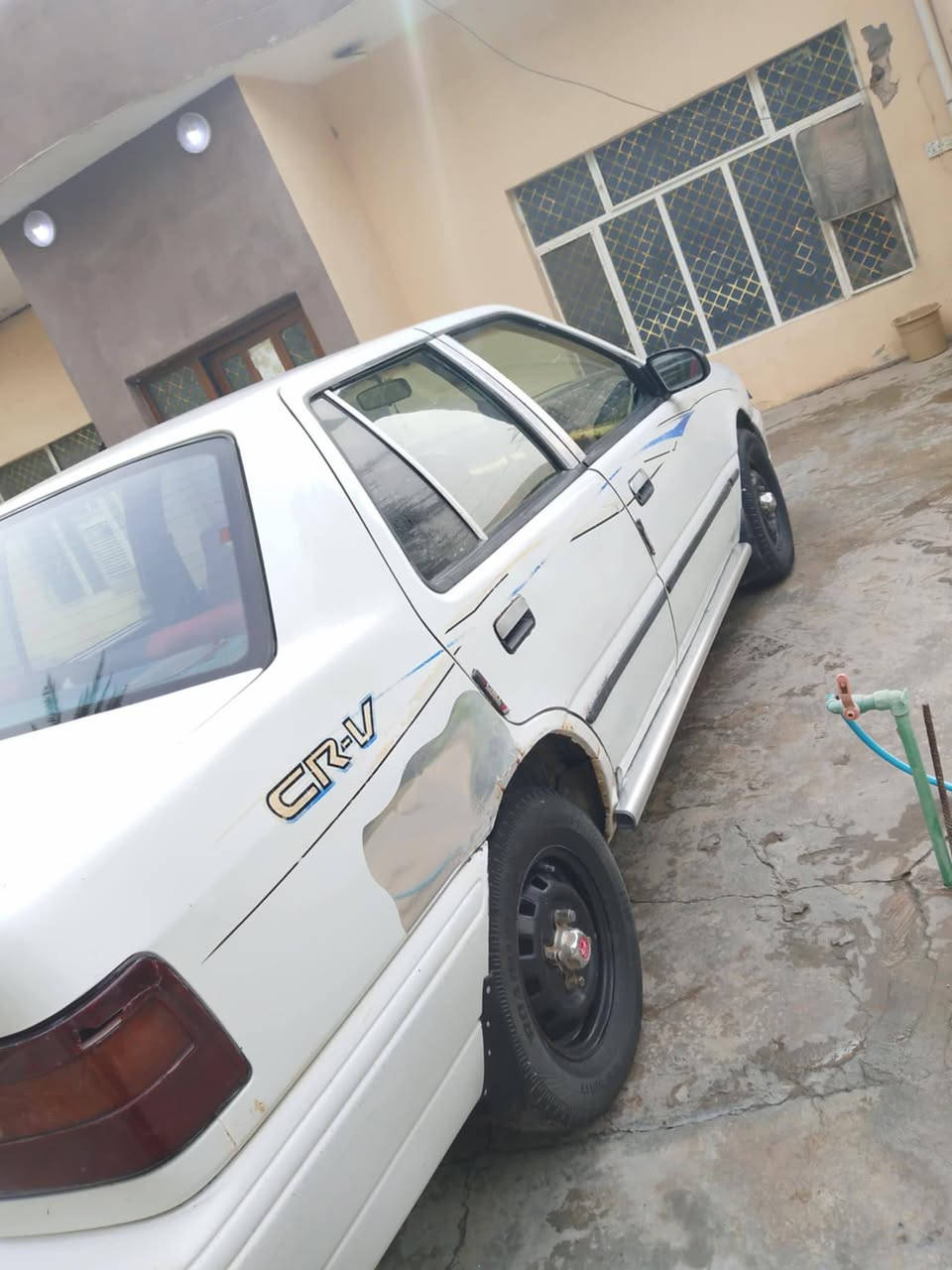 السلام وعليكم للبيع او مراوس اكسله موديل93 محرك وكيل مكفولات كهربائيات كله شغال حداديه خير من الله مكاني بعقوبه ***********
