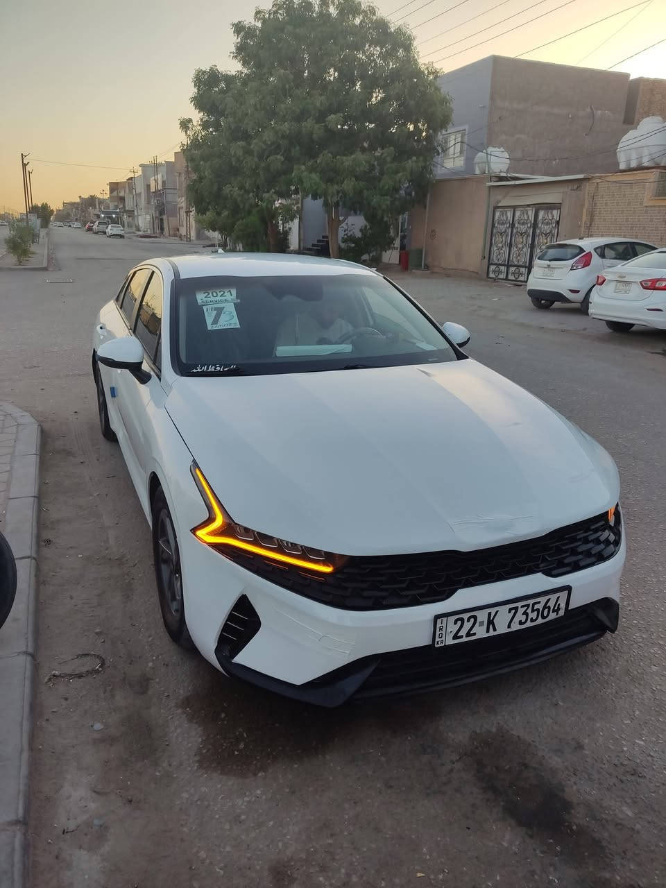 موديل2021 كي 5
لون ابيض والسعر 120
يا حزام صبغ
المواصفات 
محرك ١٦٠٠ تيربو اقتصادي وقوي 
تشغيل بصمه وتشغيل عن بعد 
شحن لاسلكي للهاتف
شاشه كبيره 
رادار +رادار الخطوط 
اوتو هولد
ستيرن حرف D
انضمه قياده smart "normal"sport"custom
مانع انزلاق +نظام Abs
اوتو بارك 
تحكم كامل من الاستيرن
مكان السياره النجف الاشرف
موبايل***********
