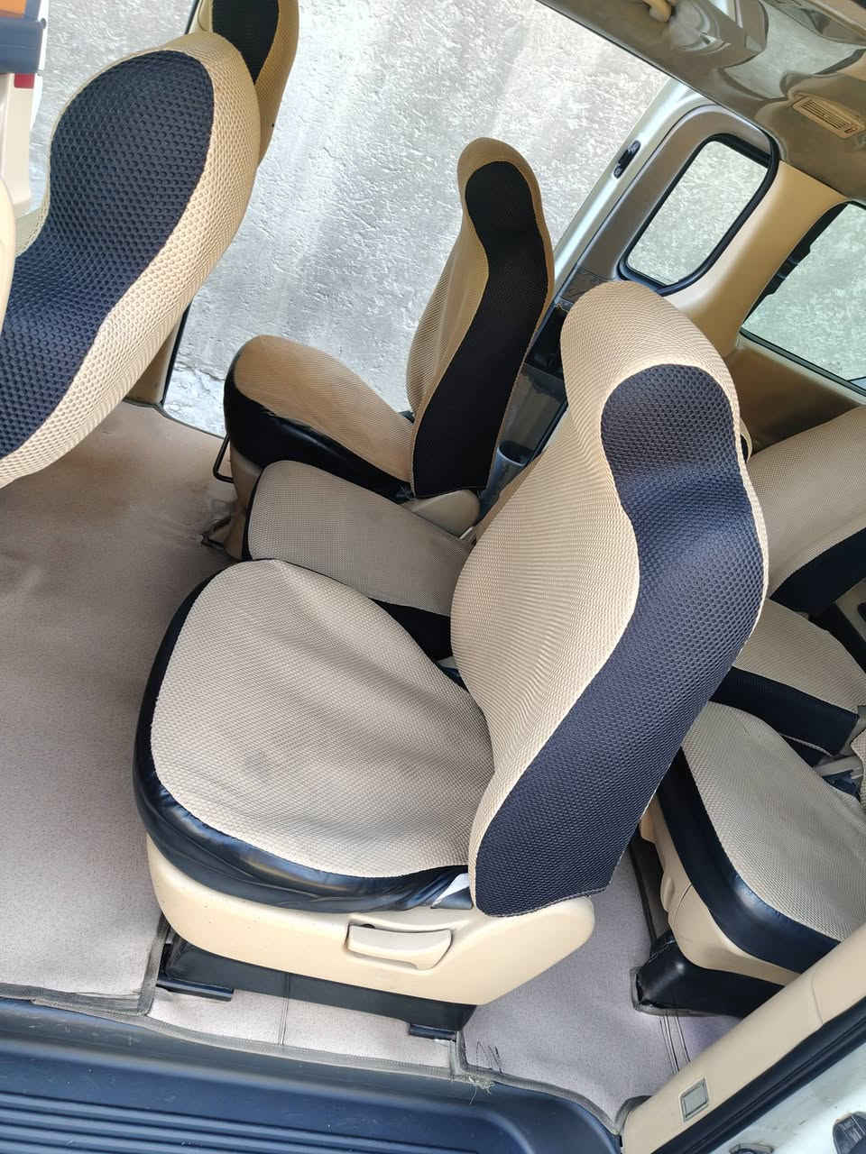 السلام عليكم تلبيسه كشنات نضيفه  منحله تفصال للبيع مكاني الديوانية قضاء الشاميه ***********
