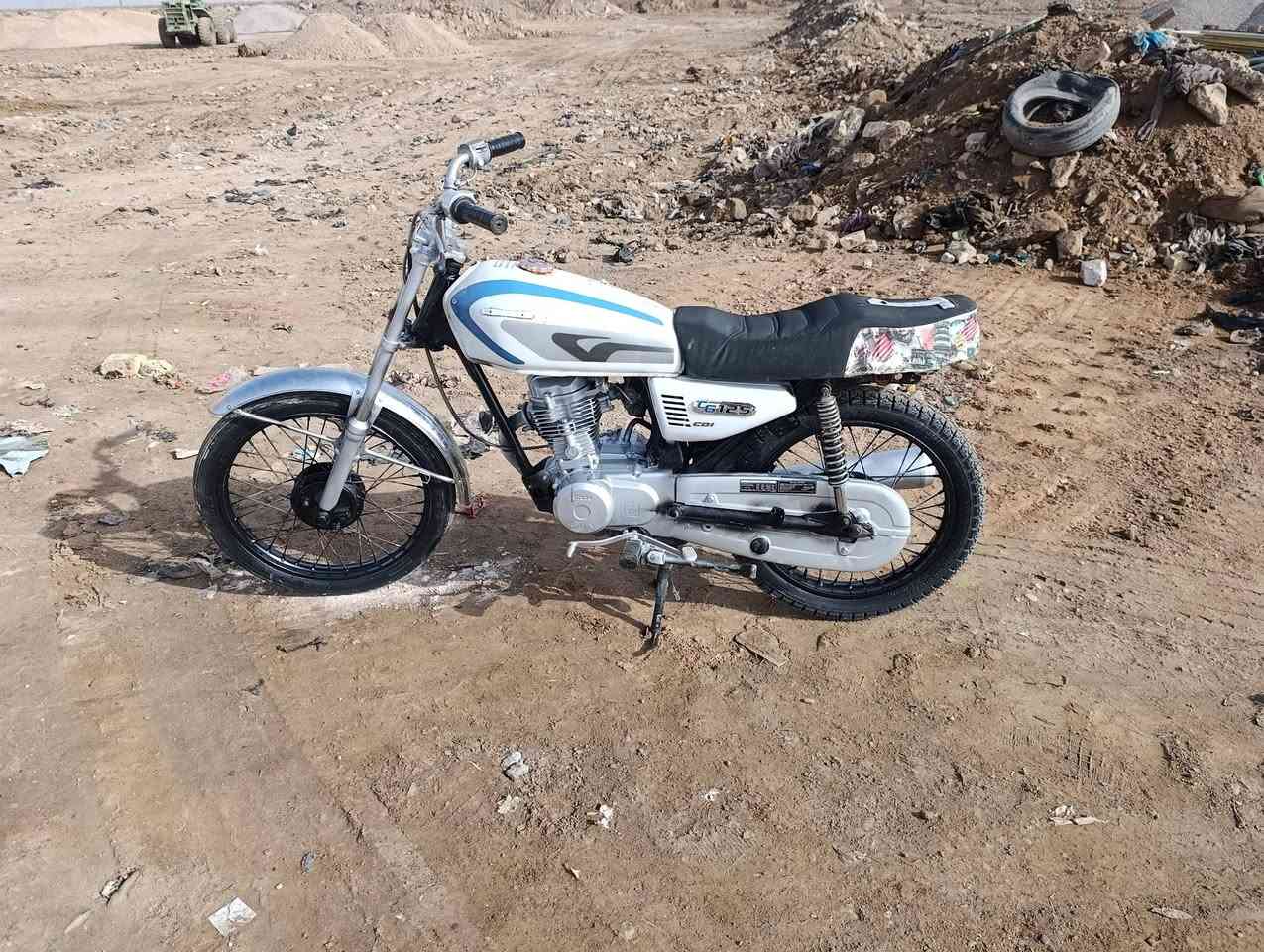 دراجه للبيع بدون نضيفه *********** غير متواجد على الفيس
