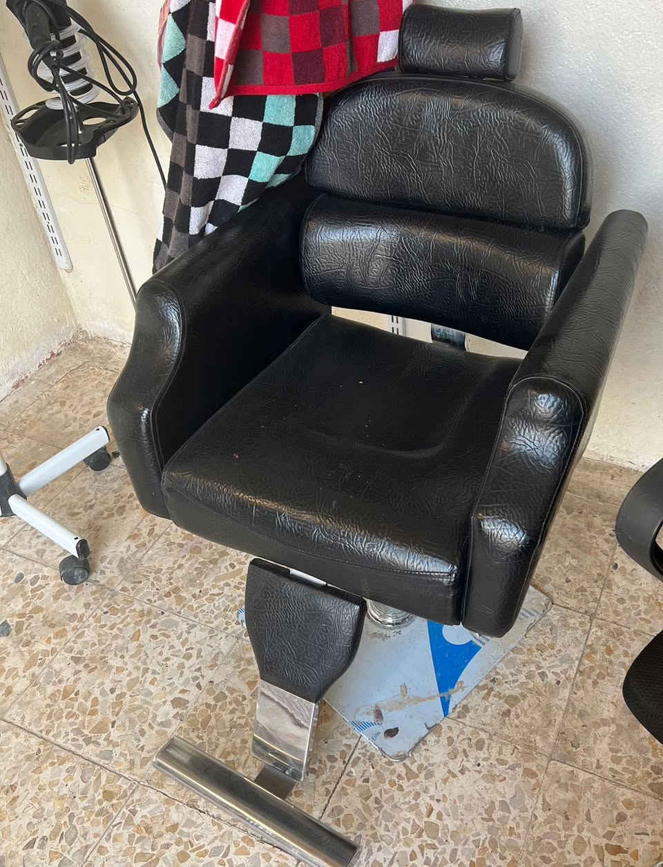 السلام عليكم غراض للبيع تفاصيل خاص


**إذا كنت صاحب هذا الإعلان وتريد حذفه لأي سبب، رجاءا أرسل رسالة إلى الدعم الفني**