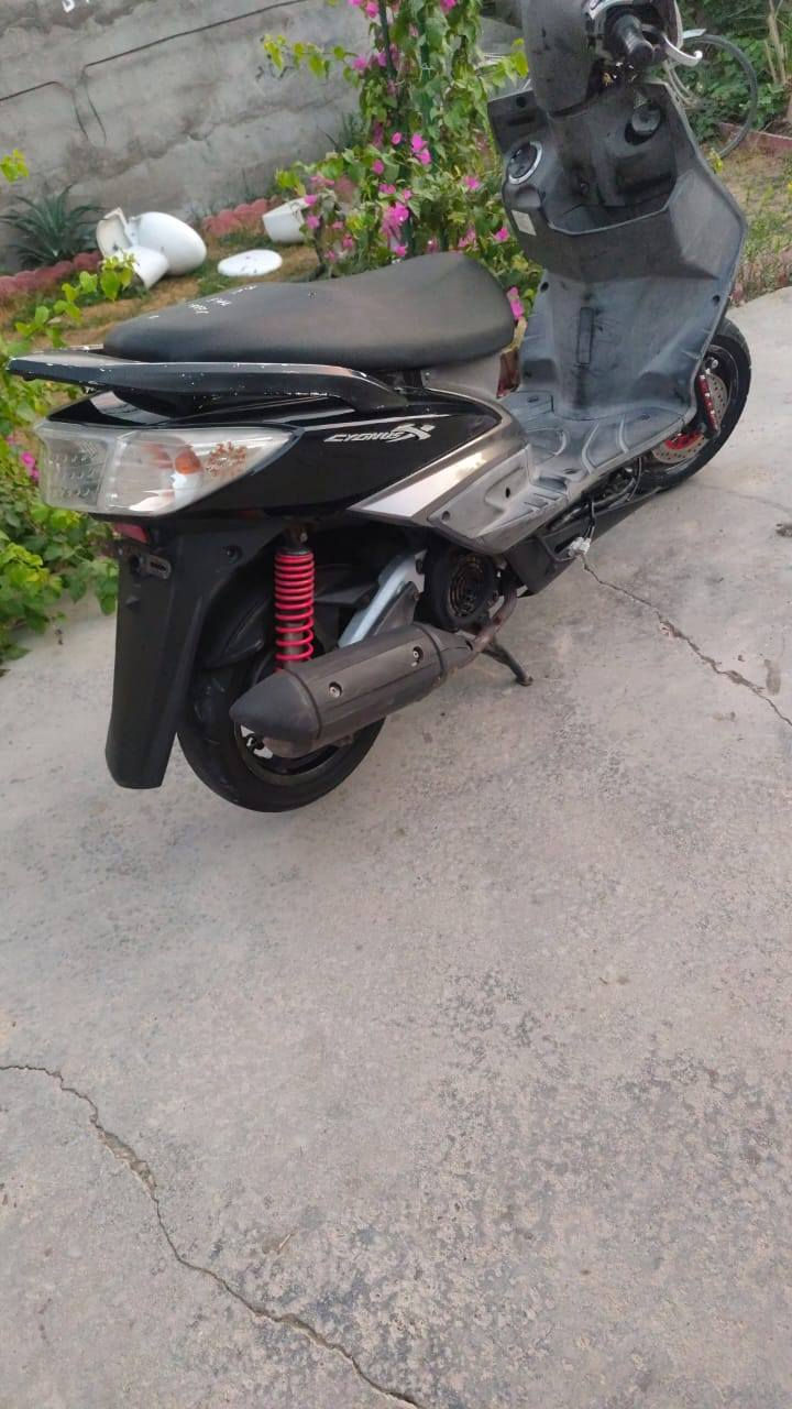 دراجه سكنس فحل 140 للبيع دراجه مقفوله محرك ناقص الدراجه فقط بكم مكان الدوره شارع 60 سعر 500 للاتصال والتواصل مع الرقم بو واتساب*********** فقط للشرايه
