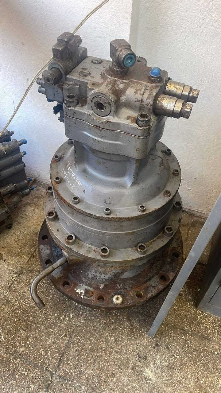 سلام عليكم يوجد دوران 350 حفارة. Z3 و كنترول 350 Z3 شرط الشغل والفحص جدد عنوان بغداد كرادة شارع 52 مجمع بغداد ***********
