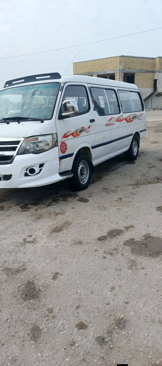 فوتون 2014 موصلية رقمها ذي قار مصفرة هيئة و غرامات ما عليها
السياره مناقصها شي شغل و اطلع 
كير كفاله 
مكينه بلاد كفاله 
اكسن كفاله 
كهربائيات كامله عالي ناصي اشاير بالمري و اناره خلفية كامله
حتى الدشبول شغال كامل 
سستم الصوت شغال 
بيها بحث و خط و سنوية عالبليته / و اتكاتبلك بيها 
مكانها ناصرية / فضلية 
ب 35 و بيها مجال  موجود خاص 
***********  و بيه واتساب
