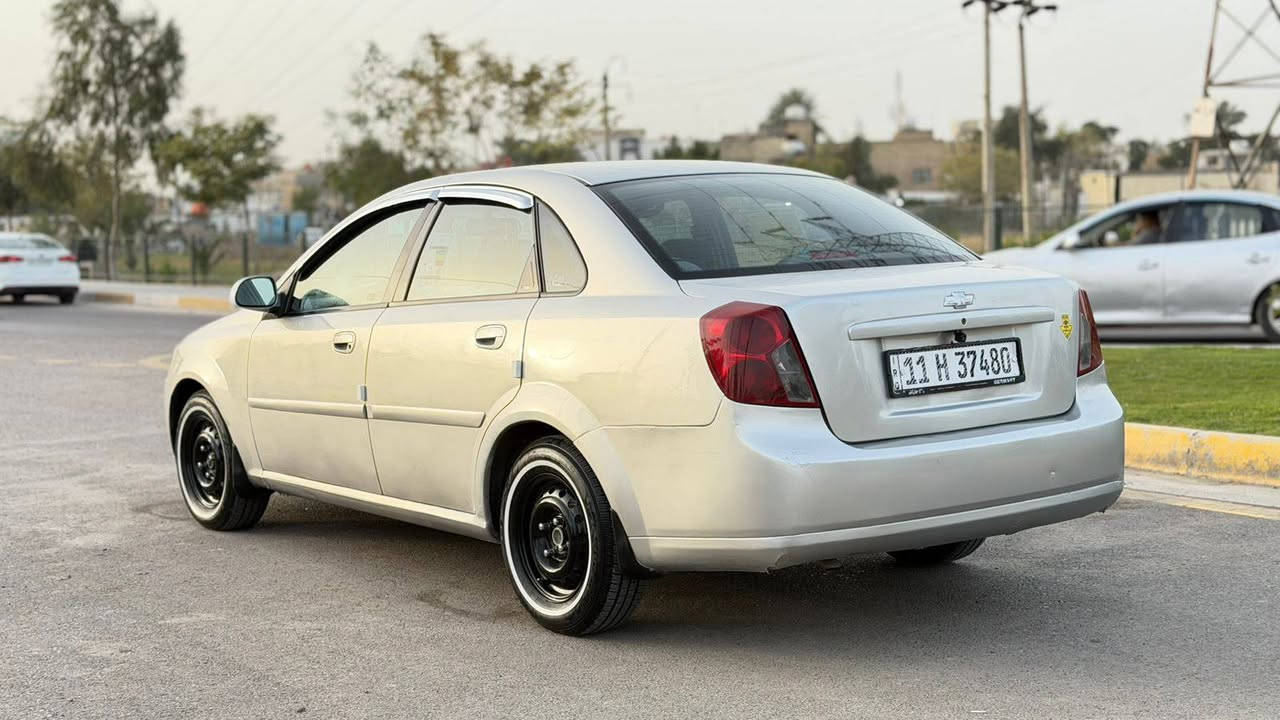 سلام عليكم مرخصه الادمن المحترم اوبترا موديل ٢٠٠٤ كير عادي
مصبوغه عام اثر جراد بدون ضربه او دواخل 
تخم تاير خط ابيض جديد 
صدر جديد 
غرفه السياره جديد 
مكينه كير خير من الله مكفول 
تدفئه تبريد شغال 
ميحتاج ذب عليه ربع جاهزة  السيارة 
السعر ٥٨ وبيها مجال بسيط 
عنواني بغداد البياع مدينه الذرى 
***********
