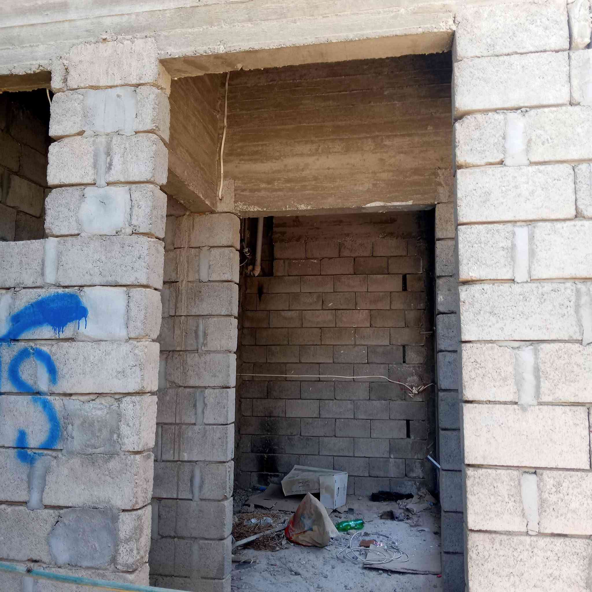 عروض مكتب انوار الخير
هيكل للبييع طابقيين حي الكندي 
الموقع مزرعه بيت حديد
مساحه ١٠٨ متر طابق الول استقبال ومطبخ وغرفه نوم وهول 
وصحيات 
طابق ثاني ٣ غرف نوم وصحيات 
وبيتونه 
مسس مجاري وكهربائيات
صنف الرض بستان ملك صرف
اي استفسار الاتصال على ارقام المكتب 
***********
***********
