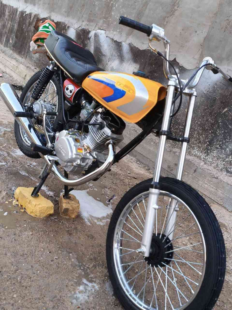 السلام عليكم دراجا يراني 2026صارلي 6ايان من معمرة سكنر العنوان بصرة السعر مليون قفر دراجا تعبان عليها ***********
