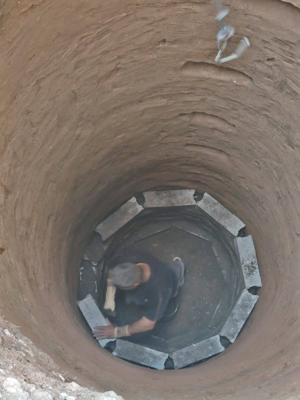 السلام عليكم ✨🍁
نشتغل كافة الاعمال ✨

حفر بير 💫
تنضيف بيت 💫
حفر لاين 💫
بناء حيط او اي شي 💫
تفليش كامل 💫

للتواصل/ ***********
