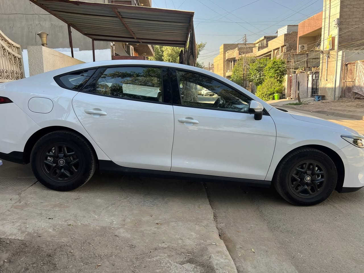 السلام عليكم byd  كن بلاص موديل ٢٠٢٥ ماشية ١٤ رقم بغداد اريد مراوس بكورلا هايبرد للاستفسار *********** مكانها بغداد
