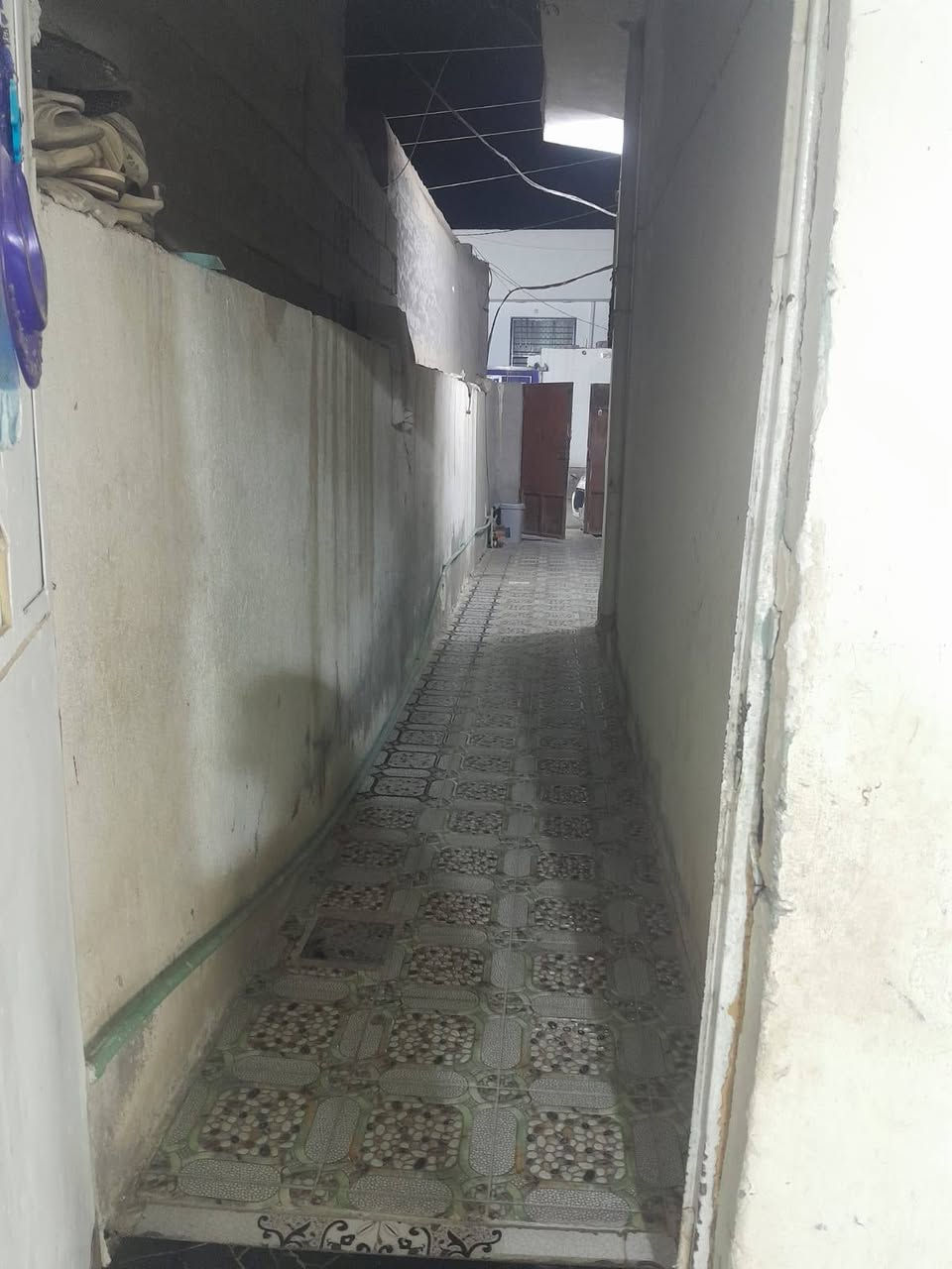 السلام عليكم.... دار للبيع/حواس /نزله معرض حجي ناطق قرب أسواق قتيبه مساحه ١٢٠ م للاستفسار الاتصال على ***********
