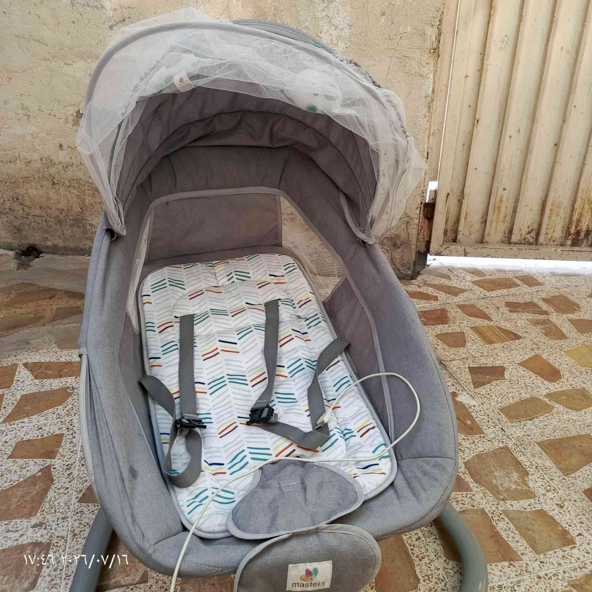 سلام عليكم عندي هذا الهزاز استخدام حيل قليل بس الكنترول مالو ضايع اريد ب ٤٥ الف وبيه مجال  مكاني موصل ماعندي توصيل اذا احد يريد يشتري يتصل على هذا الرقم *********** او ***********
