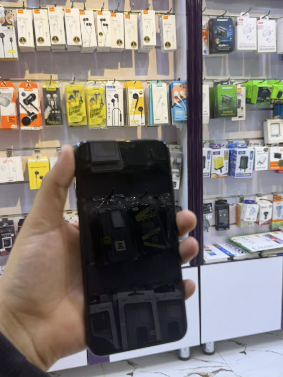 11 برو ماكس
بطاريه 86
ذاكره 256
ياباني 
مقفول ايكلود 
جهاز مكفول 
سعره 150 الف 
مكاني نجف


**إذا كنت صاحب هذا الإعلان وتريد حذفه لأي سبب، رجاءا أرسل رسالة إلى الدعم الفني**