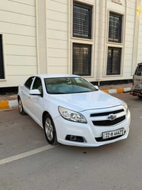 ماليبو 13 محرك 2400 السيارة مكفوله من الصبغ بيها شخط وباقي ع وضعه بدون...