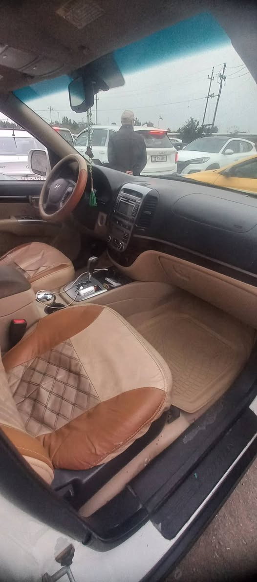 السلام عليكم سنتافية ٢٠١١ خليجي  بغداد انكليزي بدون حادث فقط بارد فول ١/١ يعني كل المواصفات بيها ١٥٥ $ وبيها مجال للإستفسار الاتصال (*********** )
