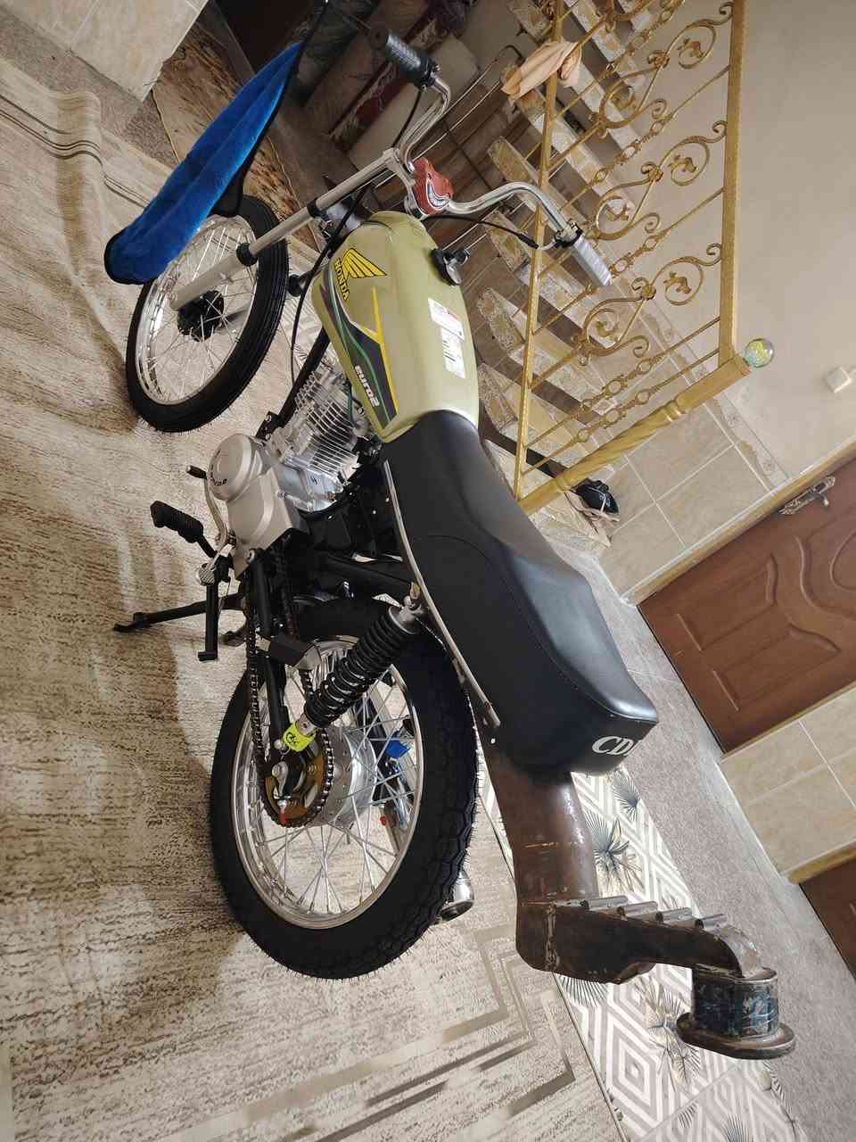 سلام عليكم شباب دراجة اربعه كير للبيع رابيدو تعمير26 جديد زيرو ما مشتغله البارحة كملت تعمير ماصاعده الشارع دراجة مابيها نقص برغي غراض كله اصلي من أطول لطول السعر 650بيها مجال قليل مكان دوانيه رقمي ***********
