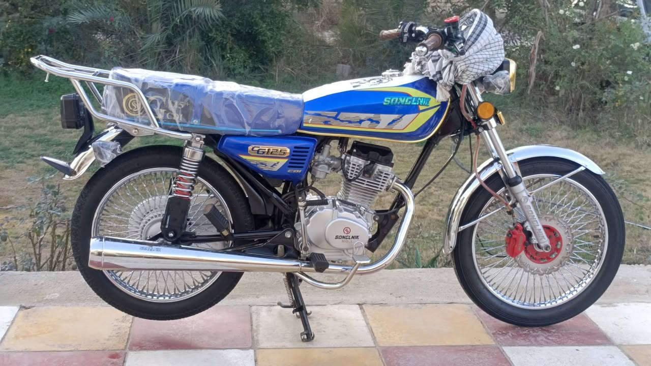 السلام عليكم للبيع دراجه تايكر موديل 27 والماكينه 25 اوراق استنساخ دراجه كفاله عامه ما بيها نقص برغي واحد على وضع الشركه دراجه ماشيه 600 كيلو سعرها 725 وبيها مجال المكان صدر الدغاره ***********
