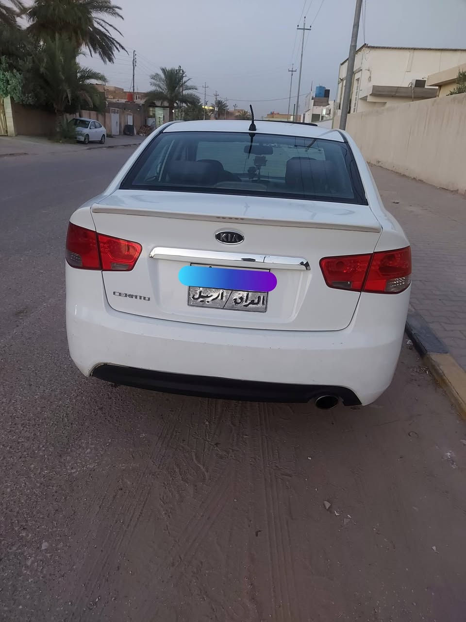 كيا سيراتو 2011 لون ابيض محرك 1600دوش
محرك بي خيط بخار 
تبريد شغال ثلج
كير مكفول 
الدواخل لونين 
حاكيه
فتحه
بيها بارد كما موضح بالصوره فقط هذا البارد اثر دحچة ستوته
اشاير بالمري 
رقم اربيل  
وكالة بأسمي  تريد  مداور. تريد وكالة
الاستفسار  اكثر. الاتصال 

***********
