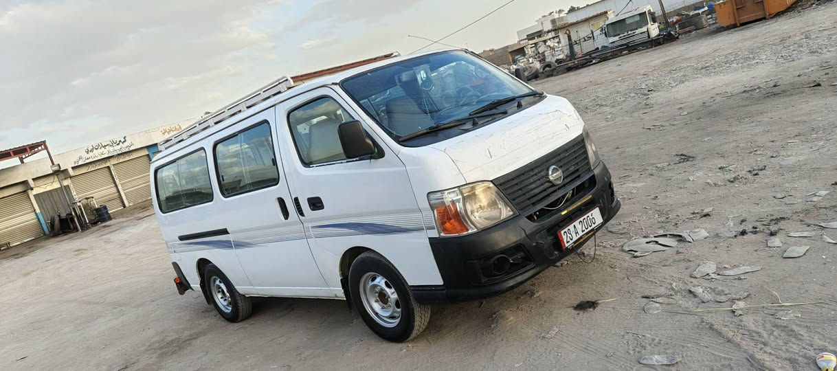 نيسان يورفان 2009 مقفوله من ضربه وصبغ المكان حسينيه المعامل على السياحي بغداد غرب وراعالرقم نجف السعر 125 وبيها مجا***********{
