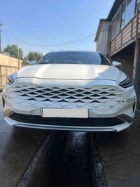 كيا 8خليجي 2023مصبًوغ عام بسبب الحالوب وللجماليه بيه قطعه فقط  المكينه...