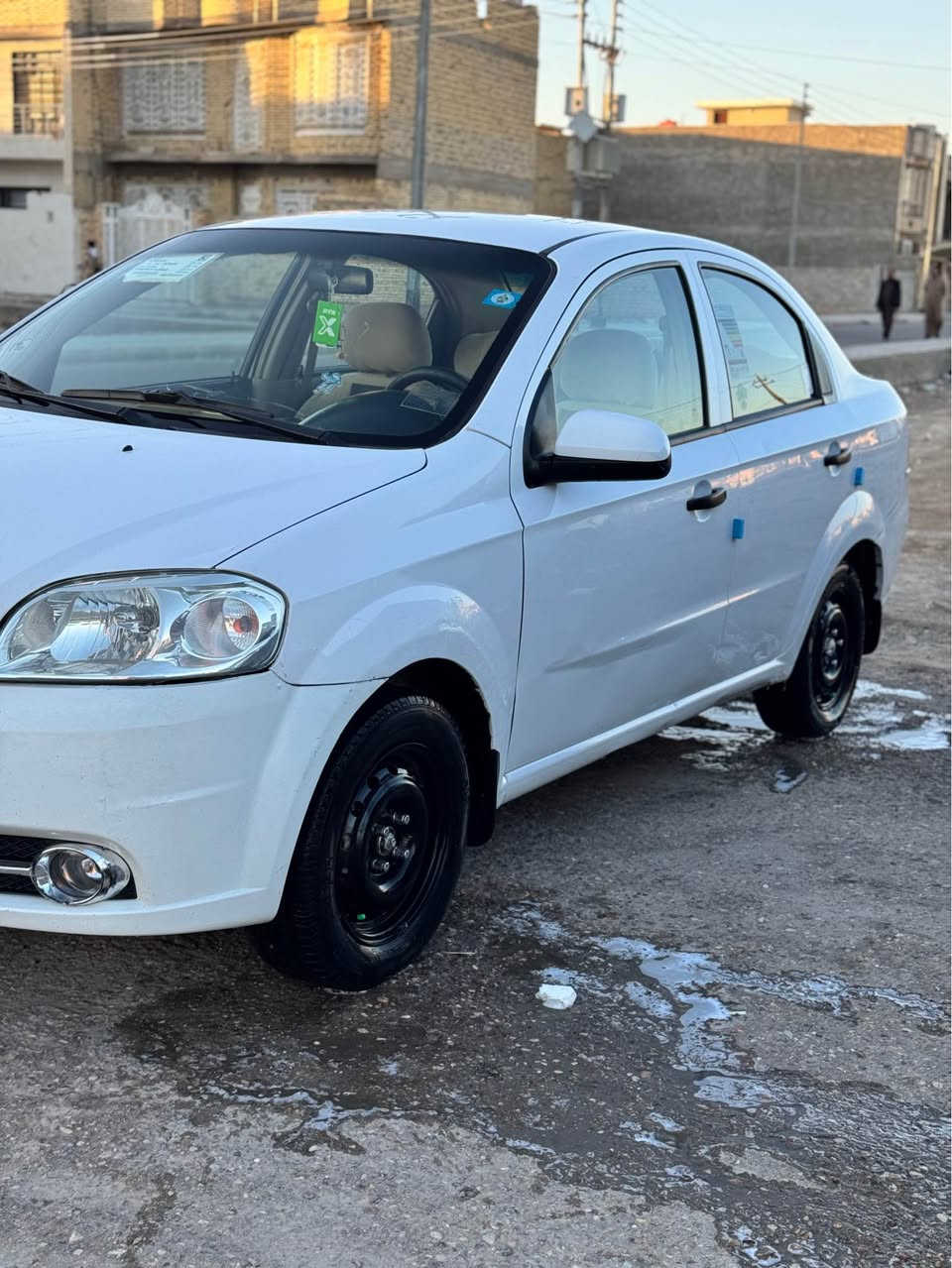 افيو 2011 رقم ميسان الانكليزي الجديد سنويه لل 27 السياره جاهزه حداديه 100‎%‎ مكينه خير من الله تدفئه تبريد كهربائياتها كلهه شغاله ما تذب عليهه ربع دينار ضرر السياره كما موضح بالسونار مكان السياره ميسان العماره السعر 74 و بيهه مجال بسيط للشراي
*********** عمارة, ميسان
