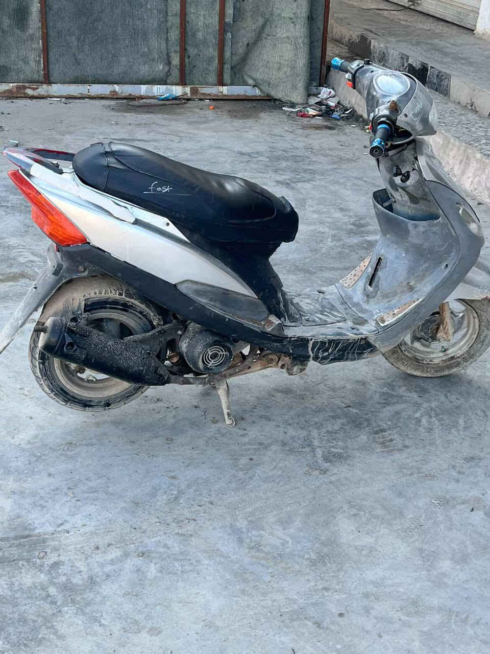 ماكس منغولي الدراجه بلاديه شلعه ومعدل فول الدراجه خرسه حرفيا متسمع صوت المكينه الدراجه نظيفه كلجات قايش جديد نكرة بكل وقت سلف وهندر كهربائيات كلها شغاله السعر 400 وبيها مجال بسيط مكاني الانتصار مقابل حسينيه الراشديه *********** متواجد واتساب وفيس
