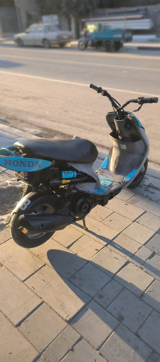 السلام عليكم للبيع ماكس قجمه 
دراجه بيه بوشه 55 دراجه جاهزه بس نقصه سلف 55 السعر  600 وبيه مجال 
رقم صاحب دراجه ***********انه مكلف بنشر
