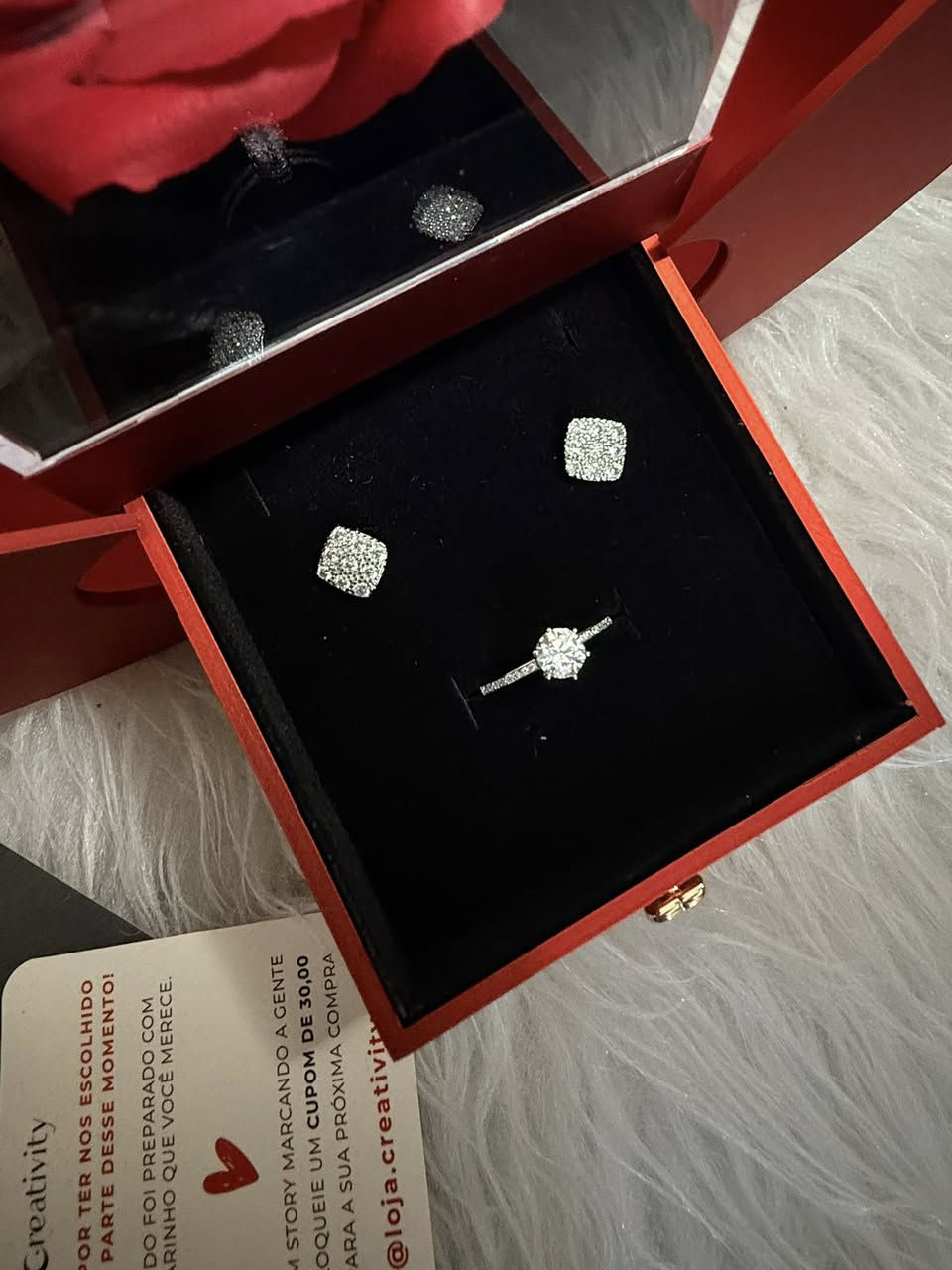 بوكس خاتم فضه مختوم 925 مع تراجي كريستال وياهم الكارتات 
يرهم هديه بعيد الام كلش انيق وفخم


**إذا كنت صاحب هذا الإعلان وتريد حذفه لأي سبب، رجاءا أرسل رسالة إلى الدعم الفني**