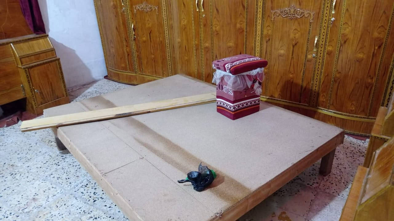 للبيع 
غرفة اخشاب للبيع نظيفة استعمال قليل السعر 800 الف مكاني كربلاء الحر للتواصل ***********
