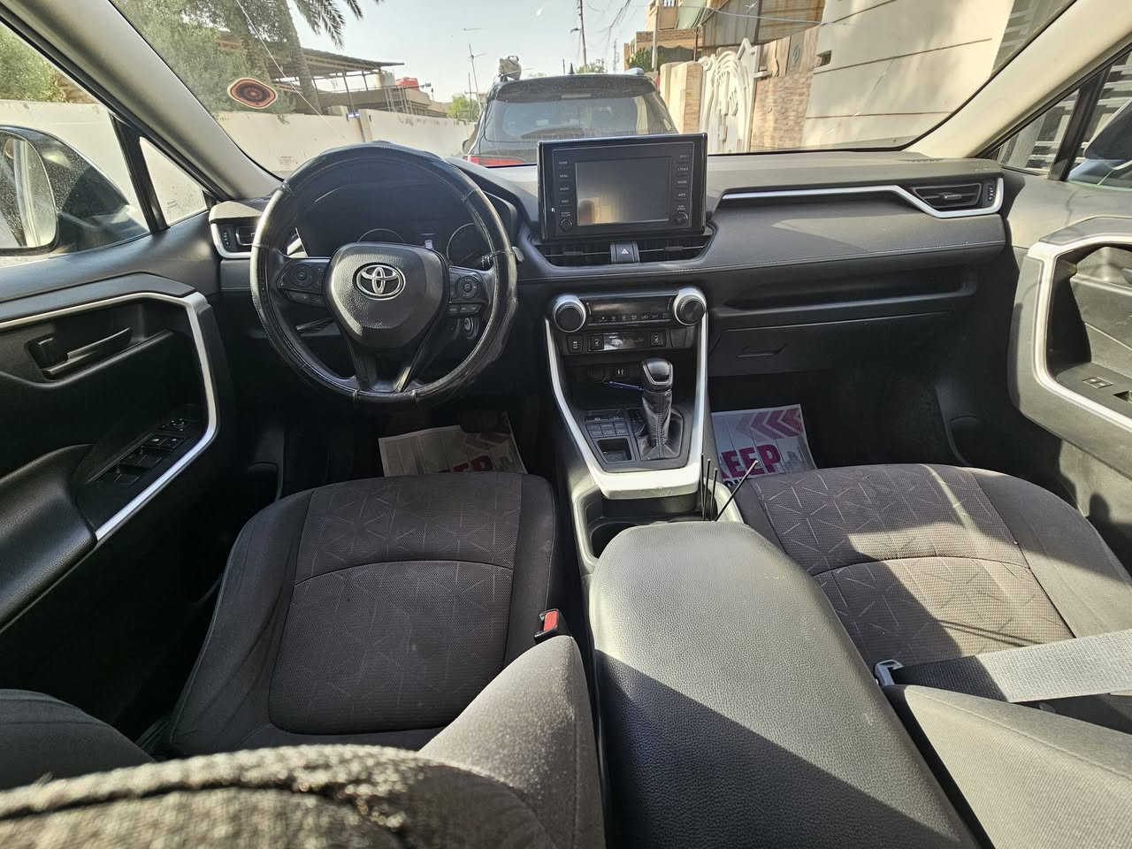 راف فور ٢٠١٩
فور ويل 
محرك ٢٥٠٠
رقم بغداد الجديد هزه جديده 
محرك وكير كفاله 
تبريد ثلج خير من الله 
فئة LE 
حادث خلفي بسيط فقط دعامية خلفية
سايد ابريك بصمه 
وبيه بعد موصفات
السعر ١٩٥ وبيه مجال بسيط 
*********** الغزالية

