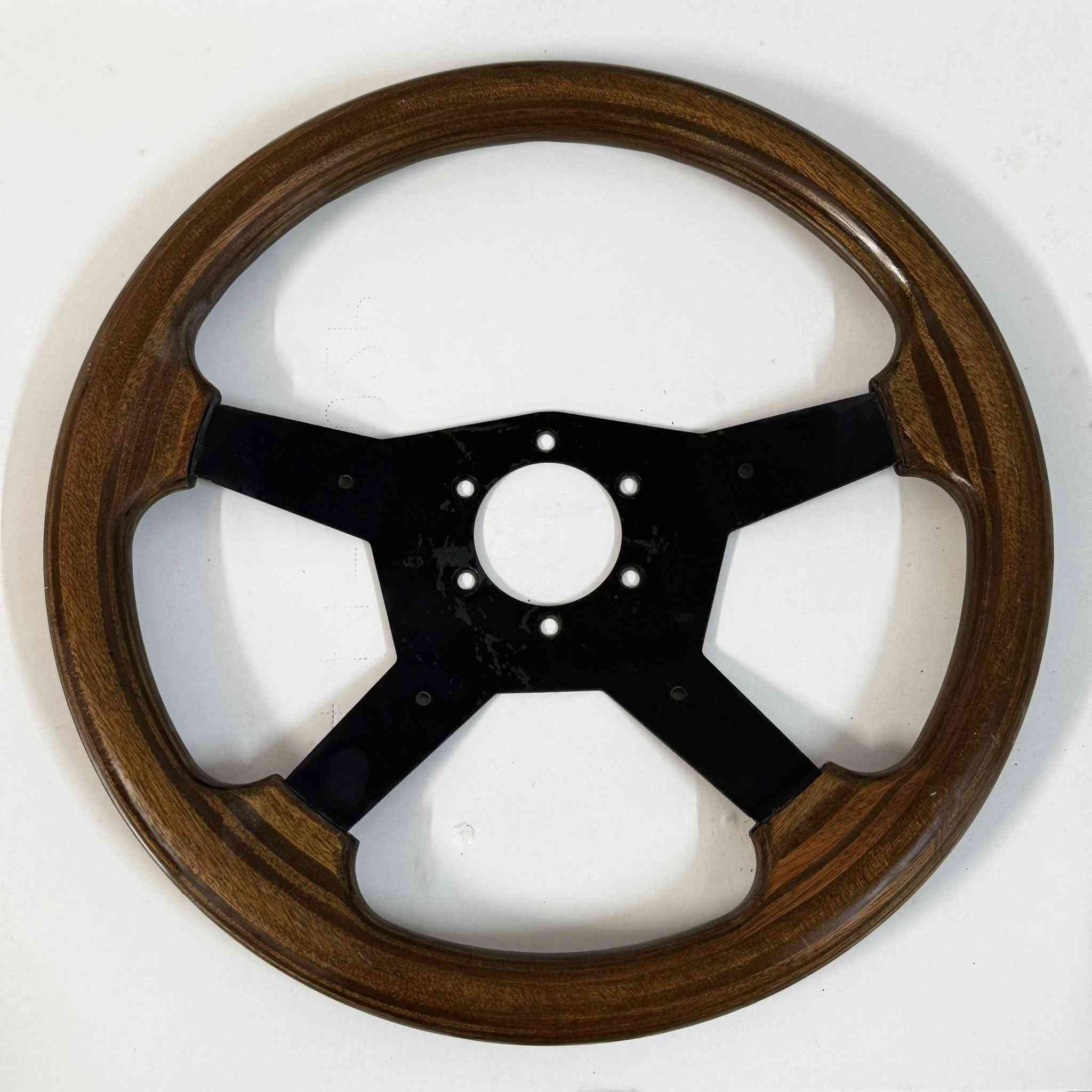 متوفر كافه قطع الغيار bmw اي قطعه تحتاجه اخذله سكرين وراسلني وأتساب وتدلل *********** متوفر توصيل كافه انحاء العراق
