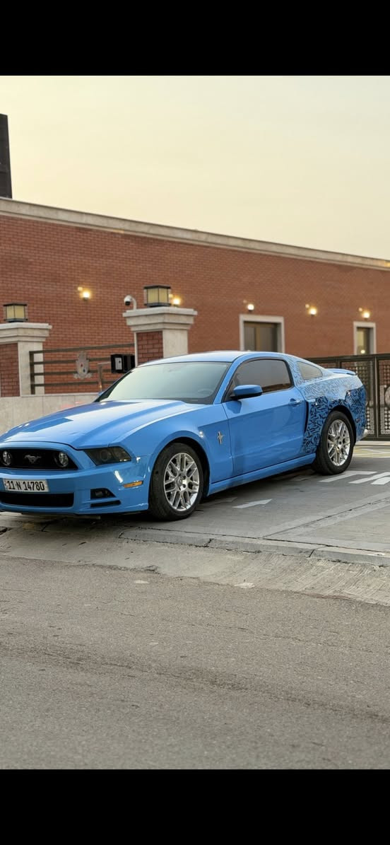 الله يساعدكم حبايبي 
موستنك بريميوم 2013
محرك V(6) 3700
فول مواصفات داخله كلين للعراق صور حادث مرفقه ويه لصور وصار بيها قطعتين صبغ بلعراق جاملغات ليسره امامي وخلفي فقط صفحه السايق بدون بنيد وبيها بارد كلش بسيط سياره بدون لغد بدون شاصي اكفلك ححت براكيت بدون بجم سياره مكينه جديده بلجيس لا مفتوحه ولا مبدله سياره هاون علبلاد ماشيه (80mil) سياره كامله علوضع شركه ستوك باقيه علحطتها لبلاديه بدون اضافات عليها فقط دبات وبرمجه سيف تيتو مراوح وسيفتي وبوبكورن عليها دمامات شيكر سستم كامل بلادي لباقي كله علوضع شركه ماريد اطول عليكم بلكلام اكو هواي كلام اذكره الكم بلخاص 
مكاني بغداد الغدير 
 السعر ١٢٥ وبيها مجال تجي شوفها وتقتنع وتشلع عيوني لاثنين
وحبايبي كلشي اكو بلسوك من ٩٠ ورقه وانت صاعد بس لشاصي وقطع صبغ ونضافه كلها تحكم بلسعر متعجبك لسياره جوه نعالك تجي تاخذها وتروح واسف عل اطاله🤍.
***********
